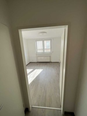 Stilvolle und moderne 1-Zimmer-Wohnung mit EBK in Zentrumslage