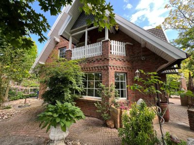 frisch renovierte 4-Zimmer-Maisonette-Wohnung mit Garten
