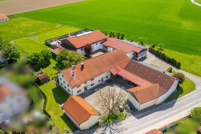 ca. 7.900 m² vollerschlossenes Wohn- und Gewerbeanwesen mit Expansionsmöglichkeit bei Erding