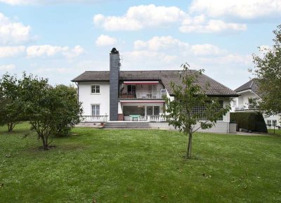 Großzügige Villa auf großem Grundstück in ruhiger Waldrandlage von Dietzenbach-Hexenberg