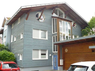 Schöne 2,5 Zimmer-Wohnung im Niedrig-Energie-Holzhaus in Leonberg-Ramtel