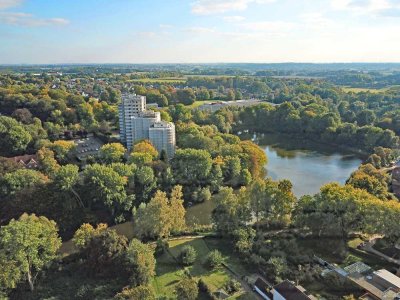 Reinfeld - freie 2-Zimmer-Wohnung im 8.Stock und tollem Blick auf den Neuhöfer Teich in Zentrumslage