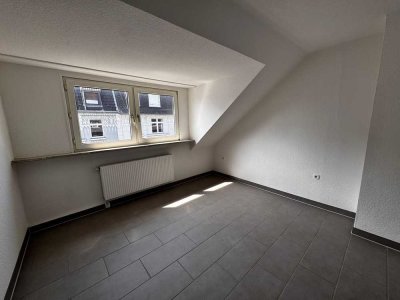 Modernisierte 2-Zimmer-Dachgeschosswohnung in Duisburg
