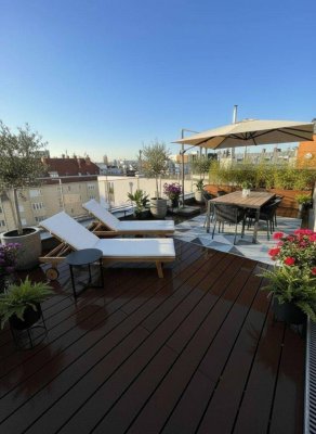 Luxuriöses Penthouse in edler Wohnhausanlage mit Pool, Fitnessbereich und Concierge-Service.