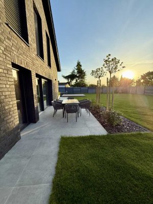 Exklusives Neubau-Architektenhaus mit Pool,EBK,Kamin,Photovoltaik und Doppelgarage in TOP Lage!