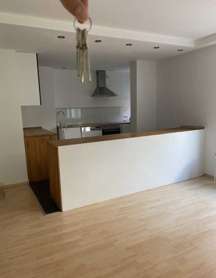 Stilvolle möblierte 2-Raum-Wohnung zur Zwischenmiete (Max. 12 Monate)