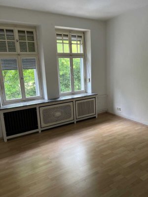 Freundliche 2,5-Zimmer-Alt-Bau-Wohnung in Marl mit Wintergarten