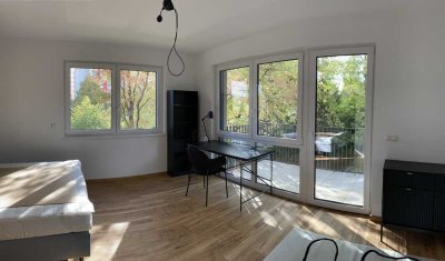 Stilvolle 2-Zimmer-Wohnung mit gehobener Innenausstattung mit Balkon und EBK in Dresden
