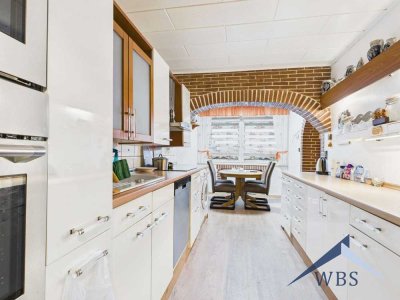 Modernisierte 3,5-Zimmer-Wohnung mit großem Balkon, Stellplatz und Aufzug