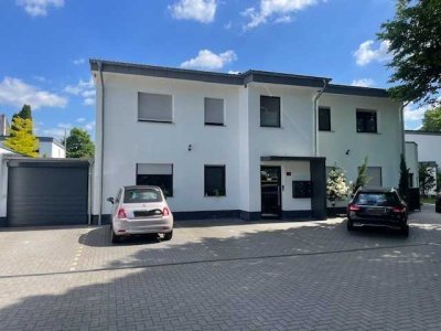 Kerpen, Dachgeschoss mit Balkon im 4 Parteienhaus