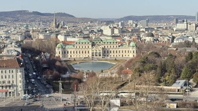 ***** Belvedereblick: unbefristete 3 Zimmer Neubau mit Loggia ab August zur Vermietung *****