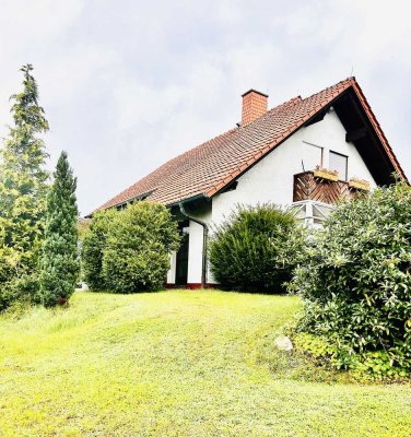 Einmalige Gelegenheit! Sonniges Einfamilienhaus mit großem Garten in Grünberg STADT