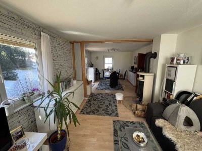 Gepflegt – Freistehendes Familienhaus mit Einliegerwohnung und Panoramablick