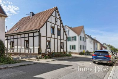 Schönes Fachwerkhaus mit großem Grundstück in begehrter Lage von Ettlingenweier - Bauplatz inklusive