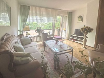 Gepflegte, gut aufgeteilte Wohnung mit Balkon und Garage
