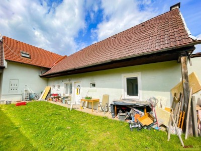 Zweifamilienhaus mit großem Bauland Grundstück in Fürstenfeld. - Zentrumsnah und vielseitig nutzbar!