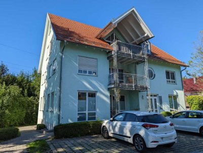 Geschmackvolle 2-Raum-Wohnung mit Balkon und Einbauküche in Buchloe