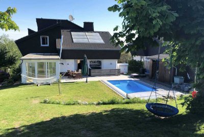 Besonderes 8-Zimmer-Einfamilienhaus (mit Einliegerwohnung) mit gehobener Ausstattung an schöner Lage