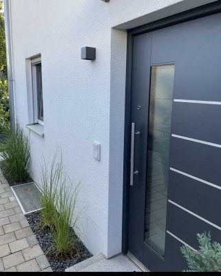 Moderne Doppelhaushälfte in ruhiger, sonniger Lage am Stadtrand von Ingolstadt