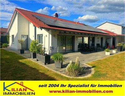 KILIAN IMMOBILIEN! BARRIEREFREIER BUNGALOW AUS 2015 MIT 135 M² IN ECKERSMÜHLEN! WP*FBH*KAMIN*PV*EBK