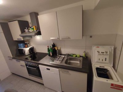 Möblierte 1,5/2 Zimmer Wohnung mit Terrasse & Stellplatz