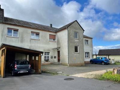 **Mehrfamilienhaus mit Ausbaupotential- ideal für Handwerker und Investoren**