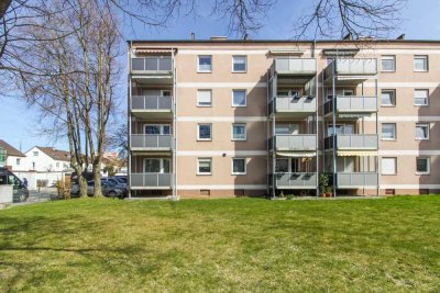 Leerstehende, charmante 3 ZKB mit großem Balkon - ruhig gelegen!