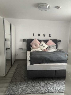 Stilvolle, sanierte 2-Zimmer-Wohnung mit Einbauküche in Kapellen-Drusweiler
