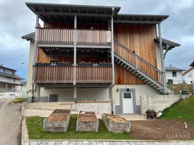 Schmuckstück Zweifamilienhaus - für Sie neu renoviert, modern und naturnah leben!
