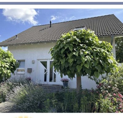Gemütliches, modernes  EFH mit sehr privatem Grundstück & Wintergarten
