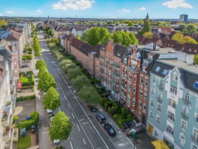 Großzügiges Altbaujuwel mit zwei Balkonen