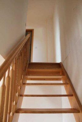Maisonette Whg. vom EG ins 1. OG / Bad mit Fenster /frei ab 1.10,25