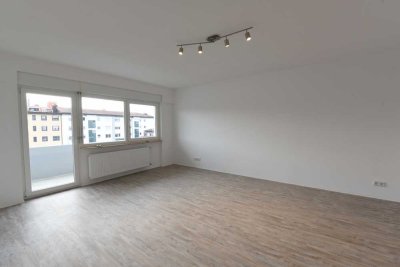 1-Zimmer-Wohnung mit Balkon, Parkplatz und neuer Einbauküche
