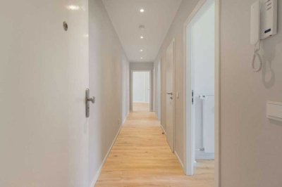 Erstbezug nach hochwertiger Sanierung, Einbauküche, Duschbad mit Fenster, Balkon in Lübeck