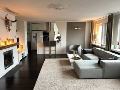 Geschmackvolle 3-Zimmer-DG-Wohnung mit Balkon und EBK in Hamburg Eimsbüttel
