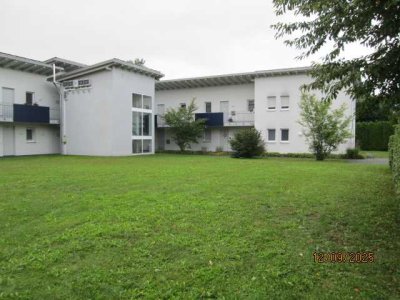 Gepflegte 3,5-Raum-EG-Wohnung mit Terrassen und EBK im Betreuten Wohnen Schemmerhofen