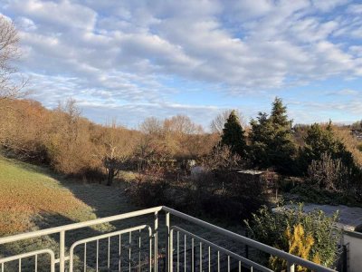 Moderne 2-Zimmer-Wohnung mit Einbauküche & Stellplatz