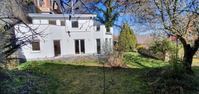 HEMING-IMMOBILIEN -  Altstadtflair - ruhige Lage mit tollem Garten, Pavillon und Gewölbekeller