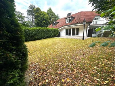 Attraktives Hausensemble in guter Lage und viel Platz- Grünwald!