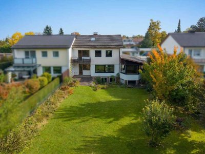 Große Doppelhaushälfte mit weitläufigem Garten in Germering
