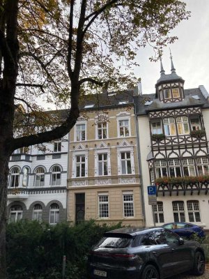 Komplett möblierte  Altbauwohnung mit Balkon im Zentrum von Neuss