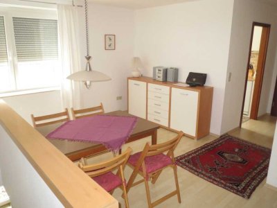 Alternative zum Hotel !! Voll möblierte 2-Zimmerwohnung über 2 Etagen, nur an Einzelperson!