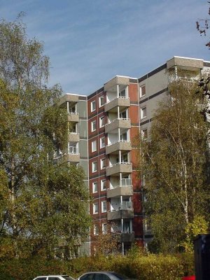 Große und gut geschnittene 2 Zi-Whg. in sehr schöner Lage von Langenhorn
