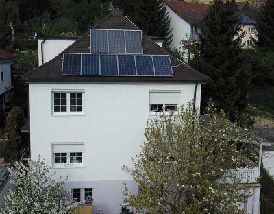 Großzügiges Zweifamilienhaus (bis zu 4 WE) in bevorzugter Hanglage