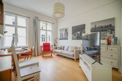 Altbauklassiker im 2. OG – Modernisiert & bezugsfrei