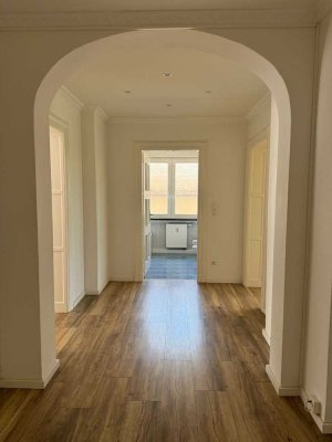 Ab sofort verfügbar, Altbau mit Charme