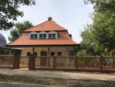 ruhig gelegene denkmalgeschützte Villa direkt am See mit 250qm