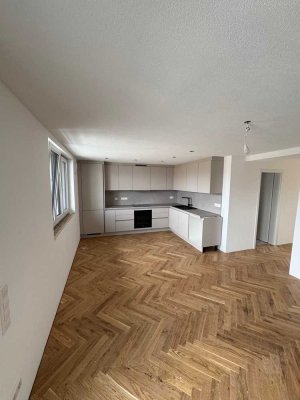 Stilvolle 3,5-Zimmer-Maisonette-Wohnung mit geh. Innenausstattung mit Balkon und EBK in Nürtingen