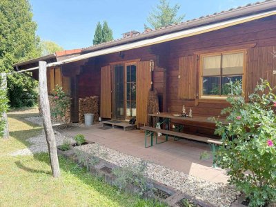 Ihr Rückzugsort im Grünen: Holzbungalow in Halbe
