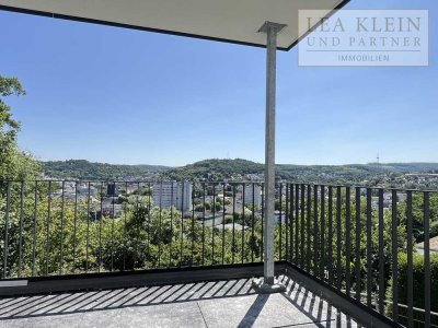 Neubau-Erstbezug in Toplage – Hochwertige Wohnung mit Panorama über Siegen, direkt am Stadtwald
